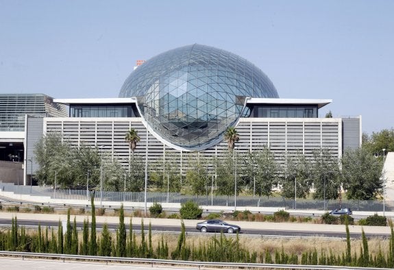 Imagen del Centro de Eventos de Feria Valencia, construido durante las obras de ampliación del recinto. :: I.MARSILLA