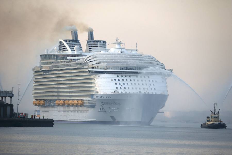 El Harmony of Seas mide 362 metros de largo, el tamaño de cerca de cuatro campos de fútbol.