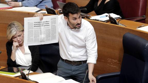 El conseller de Educación, Vicent Marzá, responde al grupo de Ciudadanos sobre las medidas del Consell para promover la efectiva formación universitaria. 