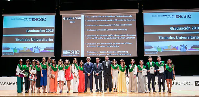 ESIC Valencia celebra la graduación de los alumnos de Grado de la promoción 2016