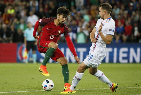 André Gomes, con Portugal ante Islandia en la Eurocopa. REUTERS