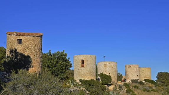 El Consell Valencià de Cultura informa a favor de proteger las «pesqueres de cingle» y los molinos de viento