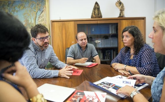 Un momento de la reunión.  DV