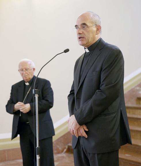 El nuevo obispo auxiliar de Valencia, Arturo Pablo Ros, junto al cardenal arzobispo Antonio Cañizares.