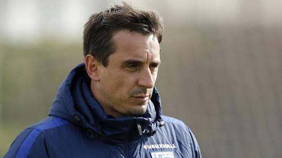 Gary Neville durante su estancia como segundo preparador de Inglaterra.
