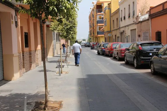 El barrio del Xenillet es uno de los afectados por la presencia de este olor. :: LP