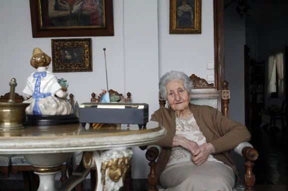 María Teresa Oller, en su vivienda.