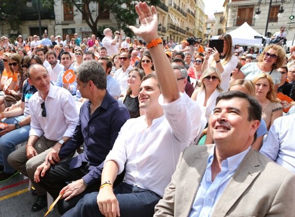 Cantó, Rivera y Giner, durante un acto de Ciudadanos en Valencia. :: juan j. monzó