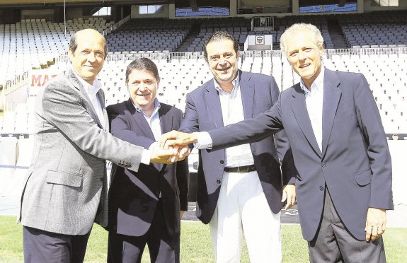 Manuel Llorente, José Luis Olivas, Gerardo Camps y Carlos de Miguel, el día que se cerró el acuerdo para la ampliación de capital. 