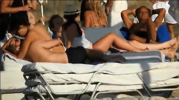 David Guetta y su novia, Jessica Ledon, muy apasionados en Ibiza
