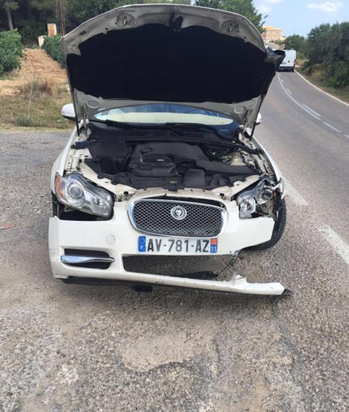 El vehículo accidentado, tras la detención del conductor.