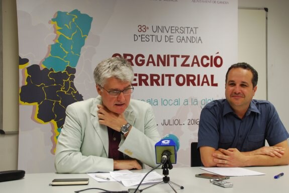 Farinós y Borobio durante la rueda de prensa. :: JUANTXO RIBES