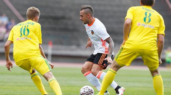 El Valencia CF golea y regresa a la senda de la victoria