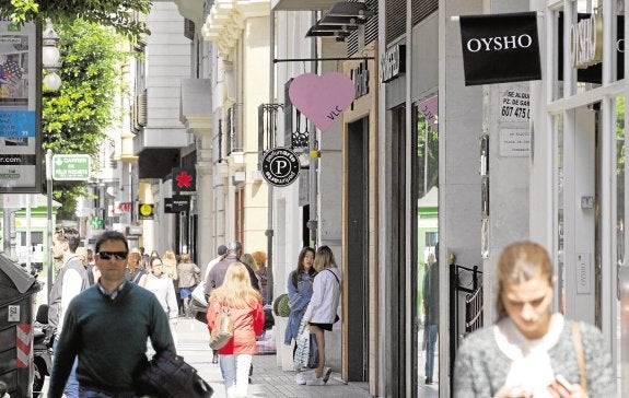 Una calle comercial del centro de Valencia, en una imagen reciente. 