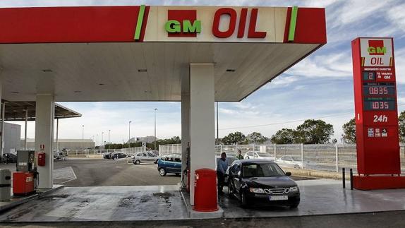Competencia defiende las gasolineras 'low cost'