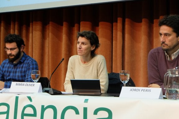 Roberto Jaramillo, María Oliver y Jordi Peris, en un acto de la formación. 