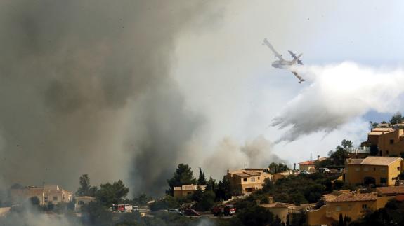 Agreden a la Guardia Civil durante los desalojos en Benitatxell