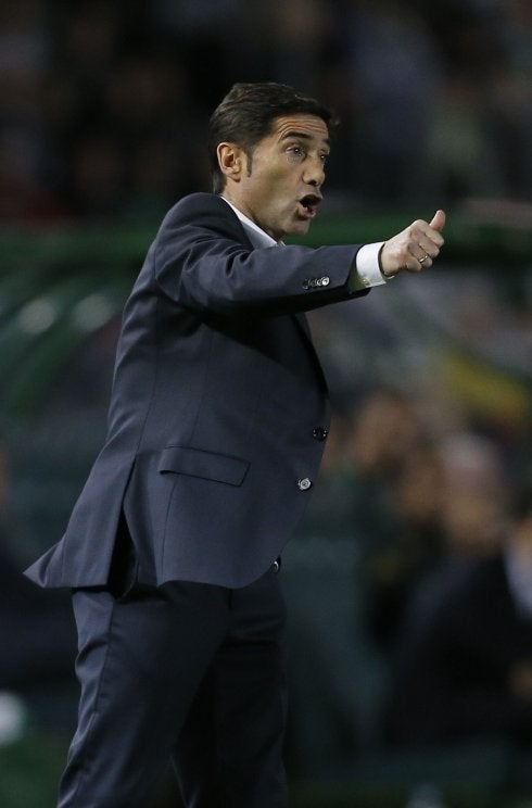 Marcelino, en un encuentro con el Villarreal. :: AFP PHOTO/JOSE JORDAN