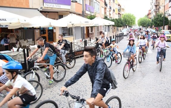 Las bicis llenaron las calles de l'Alcúdia. LP
