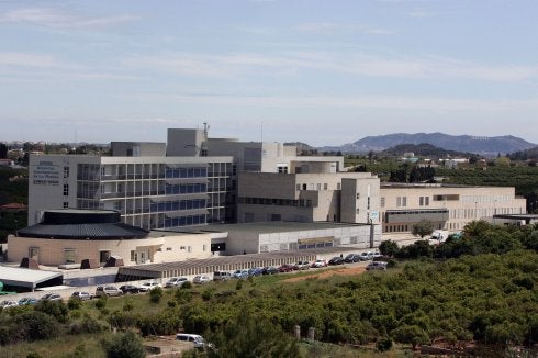 Un centenar de directivos del Hospital de Alzira muestran su inquietud ante la reversión
