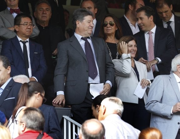 Jaime Ortí, ayer en el palco de Mestalla. :: jesús signes