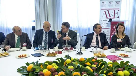 Puig, junto a Roig y Boluda en la reunión de Alos empresarios valencianos. 