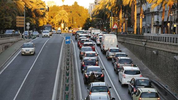 El Síndic de Greuges recomienda un plan para reducir el ruido en la Gran Vía Germanías de Valencia