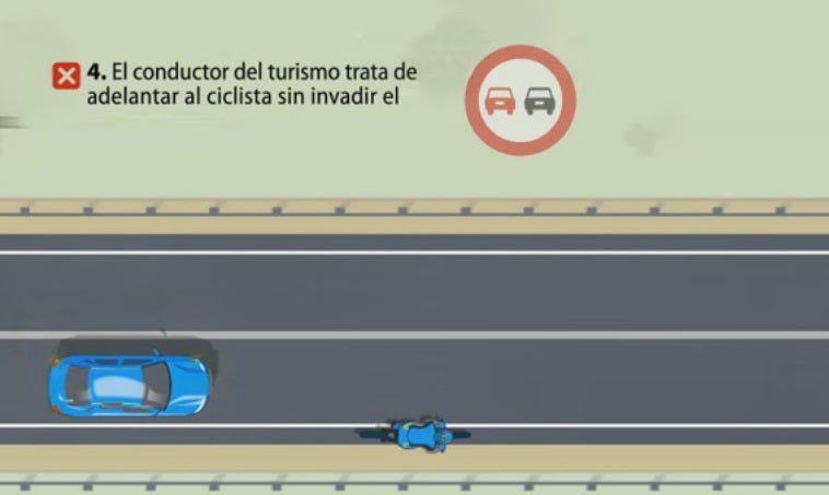 Cómo adelantar a un ciclista en línea continua