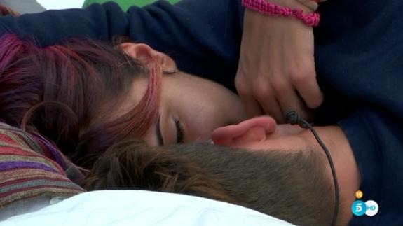 Gran Hermano 17 | Bea y Rodrigo, besos en secreto