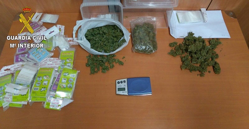 Detenido un hombre que vendía marihuana en un kiosco de L'Olleria