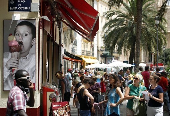 Los vecinos de Valencia piden menos terrazas en la futura plaza de la Reina