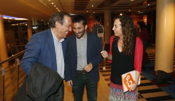 El secretario autonómico Miquel Soler (i) junto al conseller Marzà y Punset. :: JUAN J. MONZO