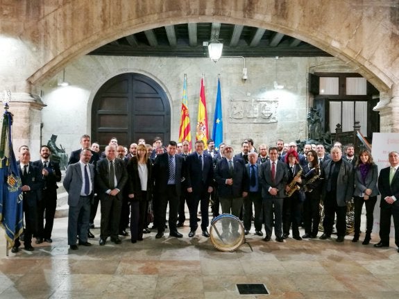 Miembros de la federación, ayer, con el presidente Puig. :: lp