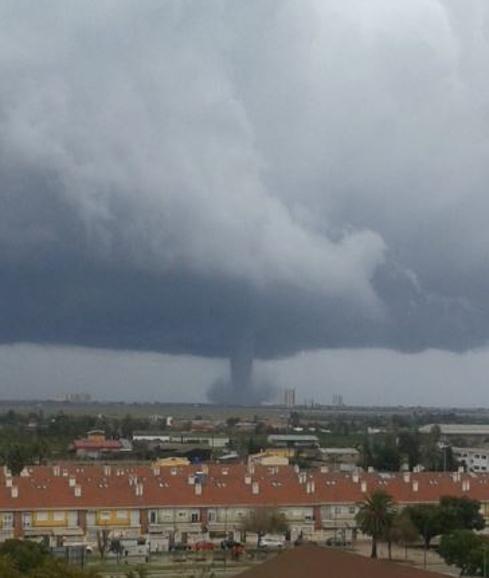 Imagen del tornado en Sueca. 