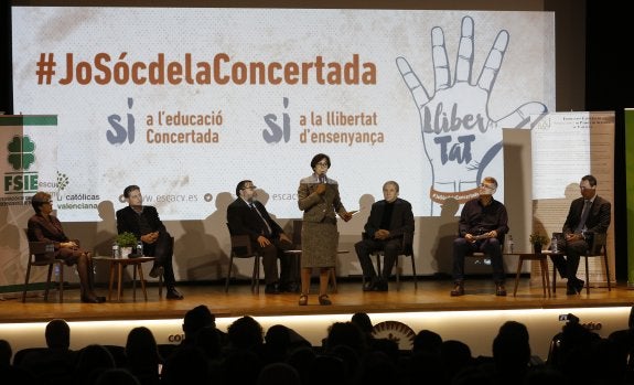 Representantes del sector concertado, durante la presentación de la campaña. :: jesús signes