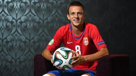 El Valencia quiere fichar al serbio Nemanja Maksimovic