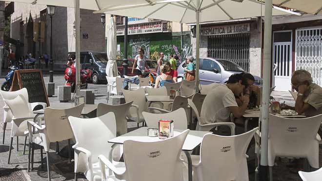 Un local que pague 2.000 euros por su terraza en Valencia abonará 10.000 euros en cinco años
