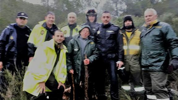 Rescatan a un anciano desaparecido en Alzira que pasó la noche al raso