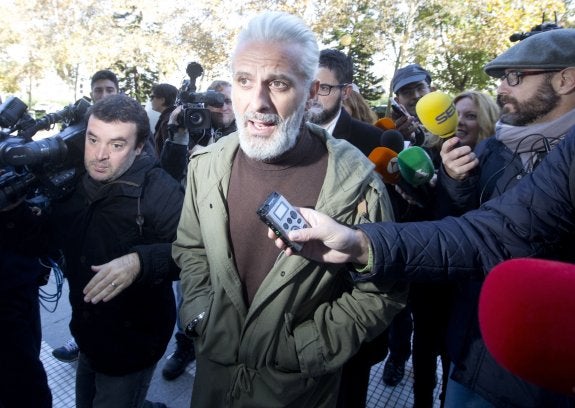 Benavent, en una de sus declaraciones en la Ciudad de la Justicia. :: Irene marsilla