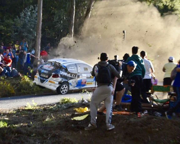 El Peugeot 206 de 'Risi' Tabeayo se salió de la pista y mató a siete personas en el rally de La Coruña de 2015.