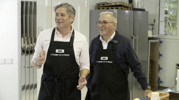 Boris Izaguirre y Xavier Sardà durante su participación en 'Mi casa es la tuya'. 