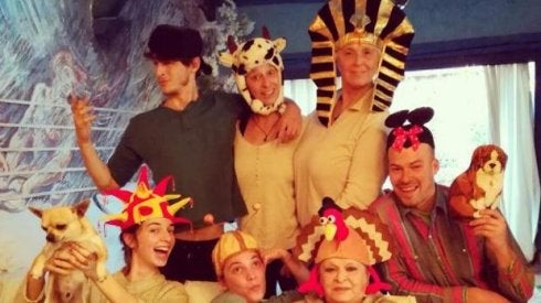 Los Bosé, disfrazados.