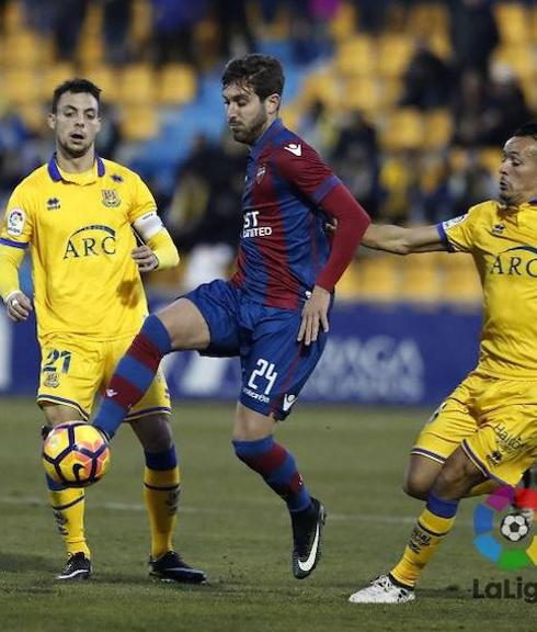 Levante UD | Campaña sufre un esguince en el tobillo izquierdo