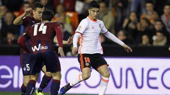 Carlos Soler, en el partido del Valencia CF contra el Eibar.