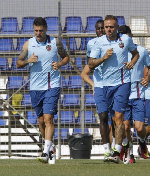 Levante UD | Problemas para Muñiz en el lateral izquierdo