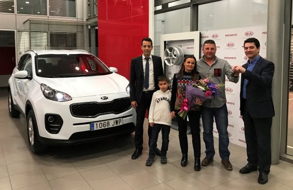 Mercamoto entrega el Sportage de Hipercor