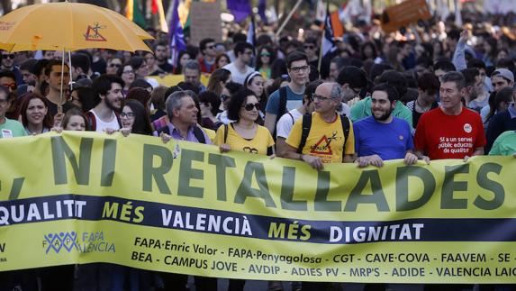 El Consell muestra su apoyo a las manifestaciones «contra una ley retrógrada como la LOMCE»