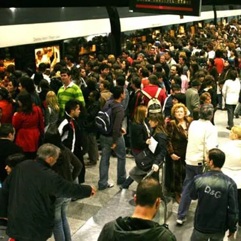 Se desconvoca la huelga del metro pero se mantienen los servicios mínimos en tranvías