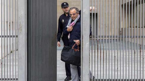 Sergio Blasco, a la salida de los calabozos tras declarar.