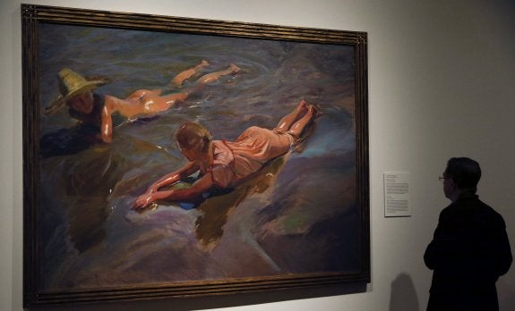 'Idilio en el Mar', de Sorolla, forma parte de la exposición 'Tesoros de la Hispanic Society of America', que se exhibe a partir del lunes en el Prado. :: efe